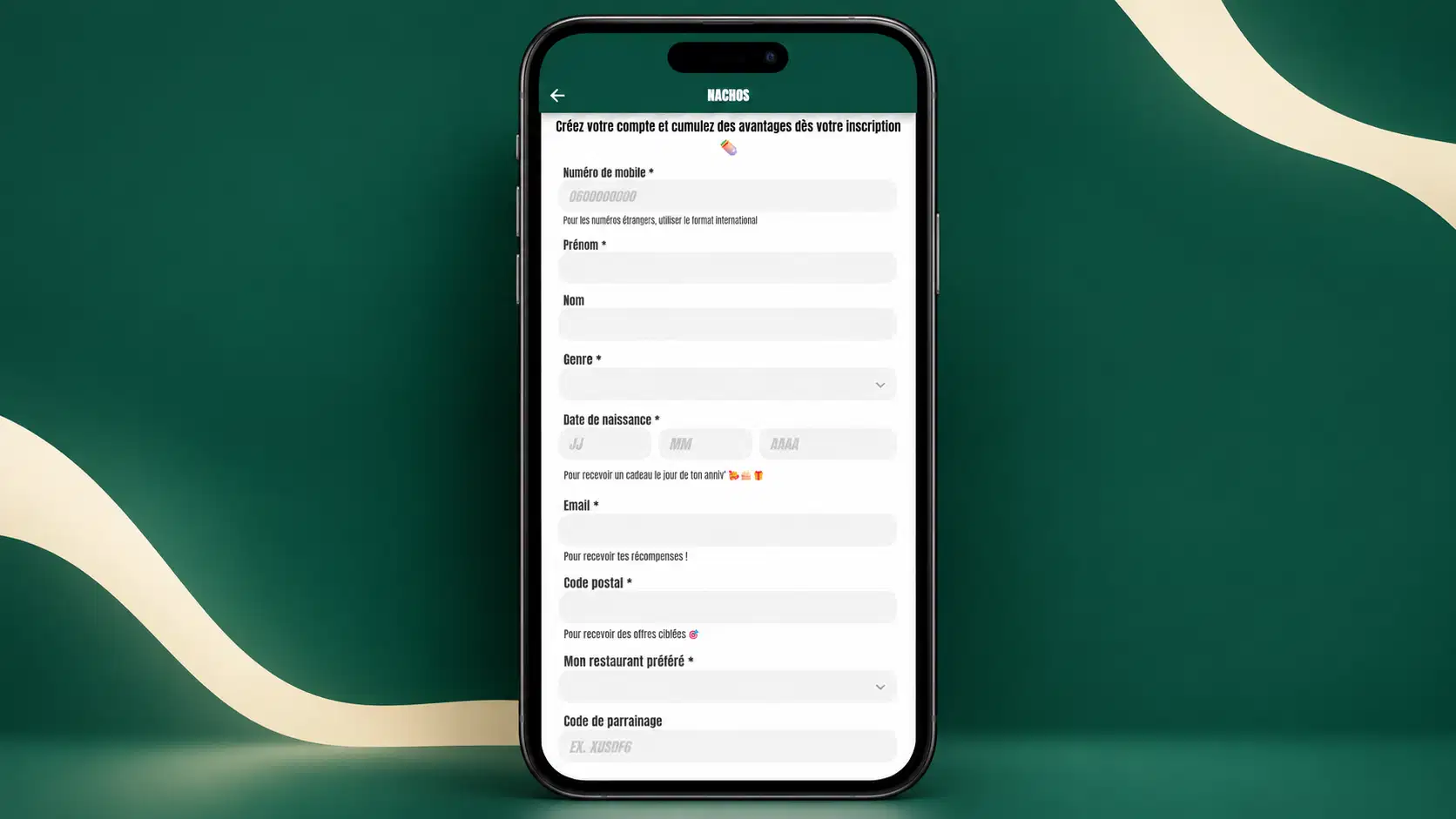Formulaire d'inscription NACHOS sur téléphone, avec le champ Code de parrainage en bas du formulaire
